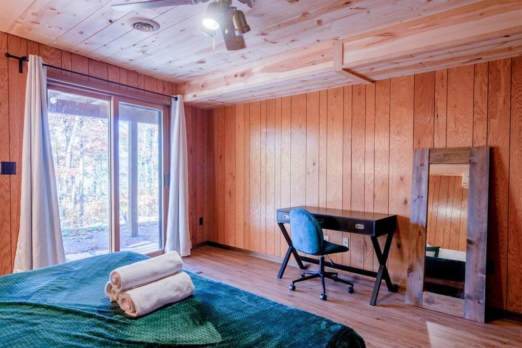 Fall Getaway Resort-3 King Suites, Dog-Friendly Seeley Kültér fotó